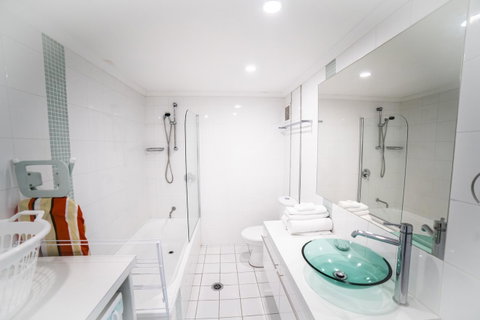 Capricorn One Beachside Holiday Apartments - Official - Accommodation Kalgoorlie 5