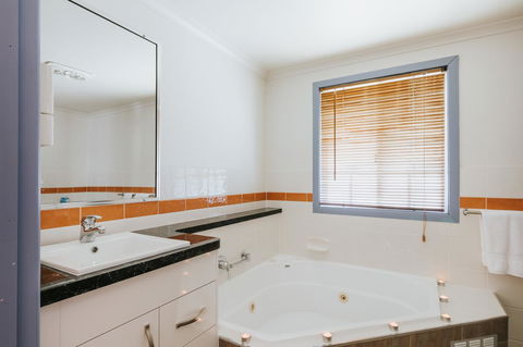 Apple Blossom Cottages - Accommodation Kalgoorlie 9