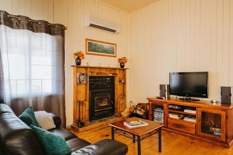 Apple Blossom Cottages - Accommodation Kalgoorlie 6