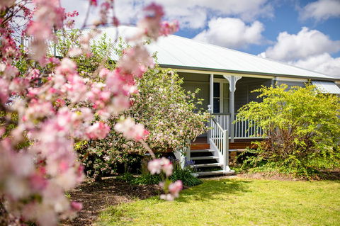 Apple Blossom Cottages - Accommodation Kalgoorlie 1