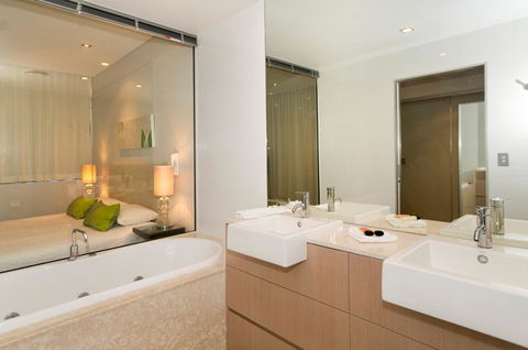 Ambience On Burleigh Beach - Accommodation Kalgoorlie 25