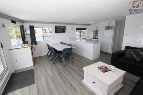 Coomera Houseboats - Accommodation Kalgoorlie 8