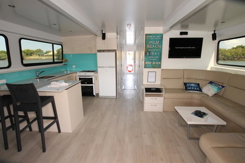 Coomera Houseboats - Accommodation Kalgoorlie 9