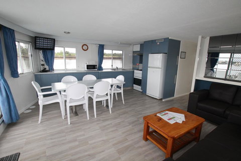 Coomera Houseboats - Accommodation Kalgoorlie 5