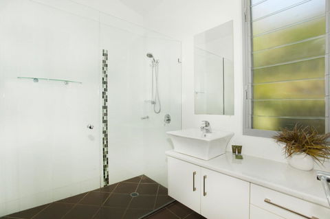 224 Centenary Heights Road Coolum Beach, 500 Dollar Bond, Linen Included - Accommodation Kalgoorlie 10