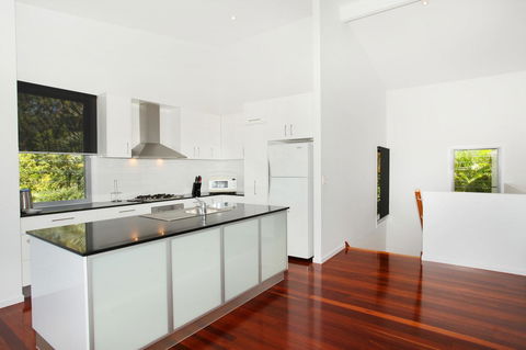 224 Centenary Heights Road Coolum Beach, 500 Dollar Bond, Linen Included - Accommodation Kalgoorlie 1