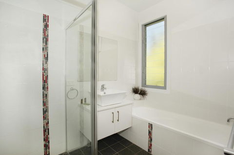 224 Centenary Heights Road Coolum Beach, 500 Dollar Bond, Linen Included - Accommodation Kalgoorlie 9