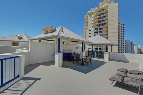 Raffles Mooloolaba - Accommodation Kalgoorlie 5
