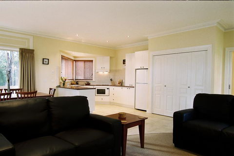 Waverley House Cottages - Accommodation Kalgoorlie 2