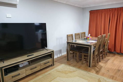 Weaver Heaven - Accommodation Kalgoorlie 2