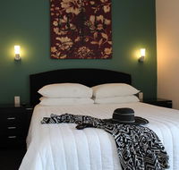 Whale Inn  Restaurant - Accommodation Kalgoorlie