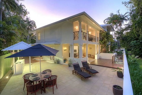 Whispering Palms - Accommodation Kalgoorlie 0