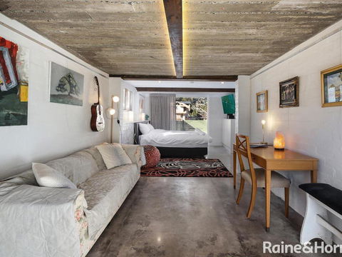 White Beach Studio - 42a Ash Street - Accommodation Kalgoorlie 0