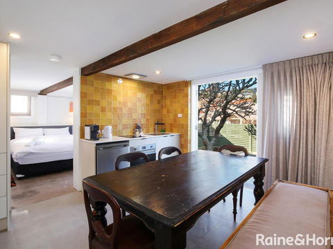 White Beach Studio - 42a Ash Street - Accommodation Kalgoorlie 1