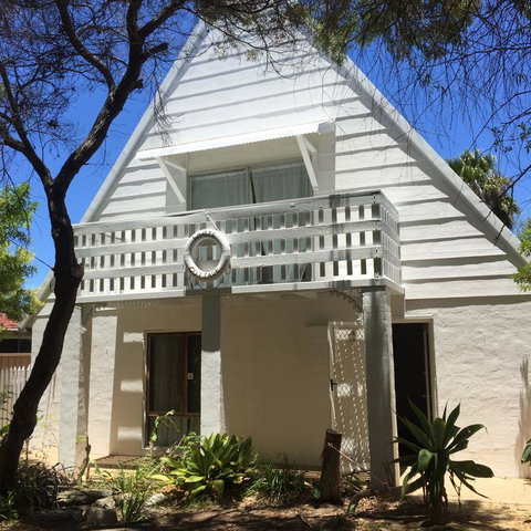 White Cottage - Accommodation Kalgoorlie 3