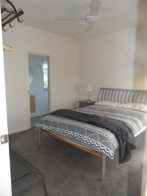 WHITE SHELLS HOLIDAY RENTAL - Accommodation Kalgoorlie 3