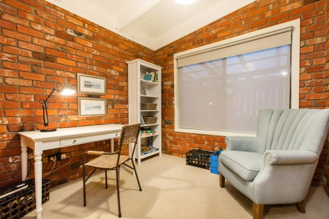 Whitewood Cottage - Secluded Spa - Accommodation Kalgoorlie 2