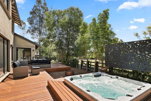 Wine Down - Accommodation Kalgoorlie 0