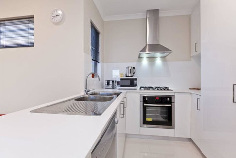 Woodlands - Home With A View - Accommodation Kalgoorlie 3