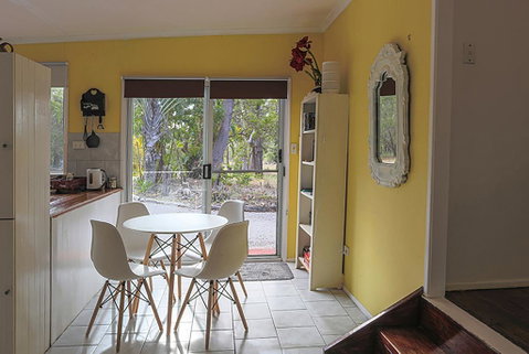 Yellow Cottage - Bush And Beach - Accommodation Kalgoorlie 2