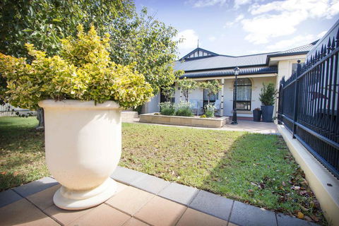 Yellow Rose Cottage - Accommodation Kalgoorlie 1