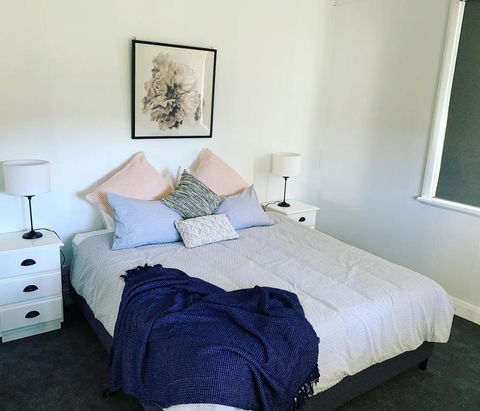 Yellow Door House Adelong - Accommodation Kalgoorlie 2