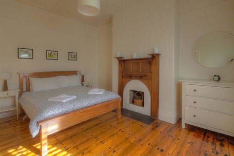 Young's Cottage - Circa: 1861 - Accommodation Kalgoorlie 2