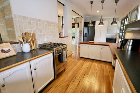 2555 Mahogany Creek Magic Stunning Family Retreat - Accommodation Kalgoorlie 3