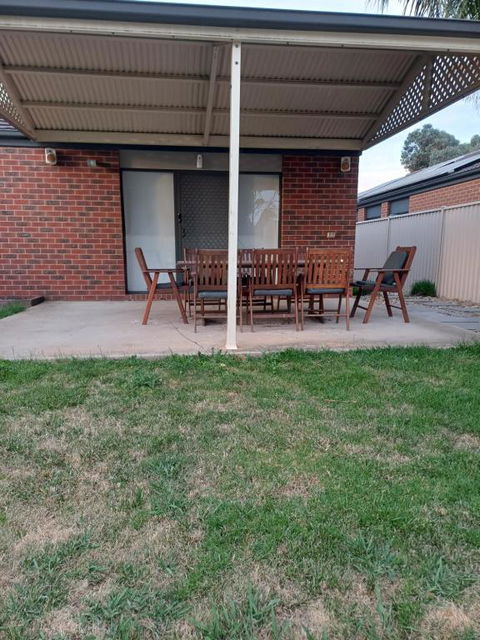 A Beautiful And Spacious Home. - Accommodation Kalgoorlie 2
