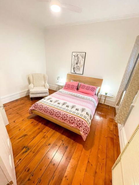 A Beautiful Terrace House With Parking & Courtyard - Accommodation Kalgoorlie 4
