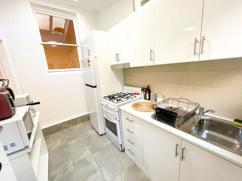 A Beautiful Terrace House With Parking & Courtyard - Accommodation Kalgoorlie 2