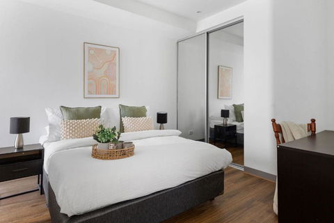 A Chic 2BR Apt Near Melbourne Uni FREE Parking - Accommodation Kalgoorlie 3