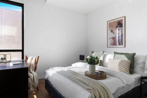 A Chic 2BR Apt Near Melbourne Uni FREE Parking - Accommodation Kalgoorlie 1