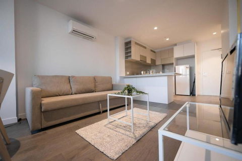 A Chic 2BR CBD Apartment Near Southern Cross - Accommodation Kalgoorlie 3