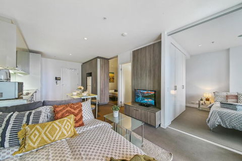 A Chic 2BR Home Near Southern Cross City Views - Accommodation Kalgoorlie 2