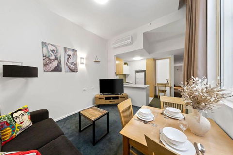 A Chic Apartment On Bourke St Near Chinatown - Accommodation Kalgoorlie 2