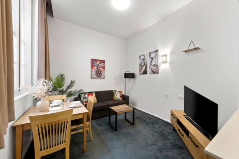 A Chic Apartment On Bourke St Near Chinatown - Accommodation Kalgoorlie 3