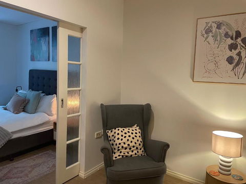 A City Oasis - Full Apartment With Balcony - Accommodation Kalgoorlie 2