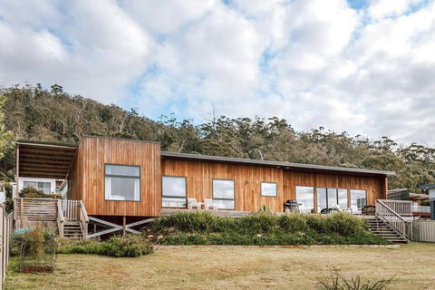 B E A C H H O U S E X I V - Accommodation Kalgoorlie 1