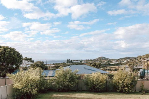 B E A C H H O U S E X I V - Accommodation Kalgoorlie 3