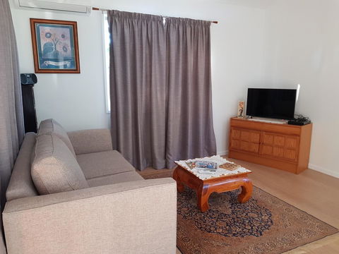 Bee-Haven Cottage - Accommodation Kalgoorlie 5
