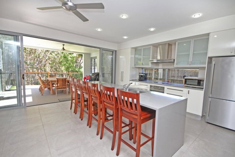 48 Boardrider Crescent, Mt Coolum - Pet Friendly, WiFi, Linen Incl. 500 BOND - Accommodation Kalgoorlie 2