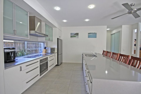 48 Boardrider Crescent, Mt Coolum - Pet Friendly, WiFi, Linen Incl. 500 BOND - Accommodation Kalgoorlie 3