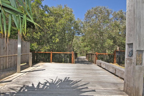 48 Boardrider Crescent, Mt Coolum - Pet Friendly, WiFi, Linen Incl. 500 BOND - Accommodation Kalgoorlie 11