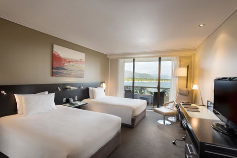 Hilton Cairns - Accommodation Kalgoorlie 1