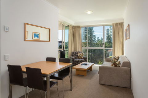 Maldives Resort Main Beach, Gold Coast - Accommodation Kalgoorlie 4