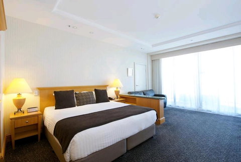 Deluxe King Room In Gold Tower - Accommodation Kalgoorlie 3