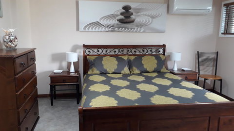 Private Apartment With Scenic Gardens - Accommodation Kalgoorlie 4