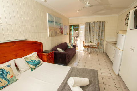 Tropical Palms Resort & 4WD Hire - Accommodation Kalgoorlie 9