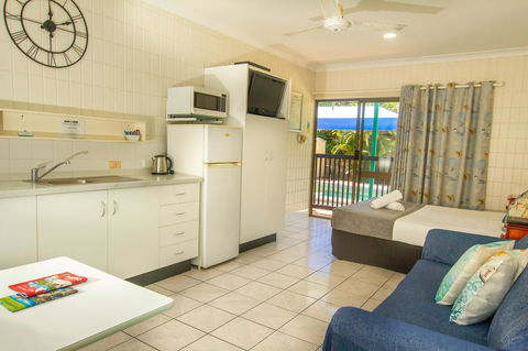 Tropical Palms Resort & 4WD Hire - Accommodation Kalgoorlie 10